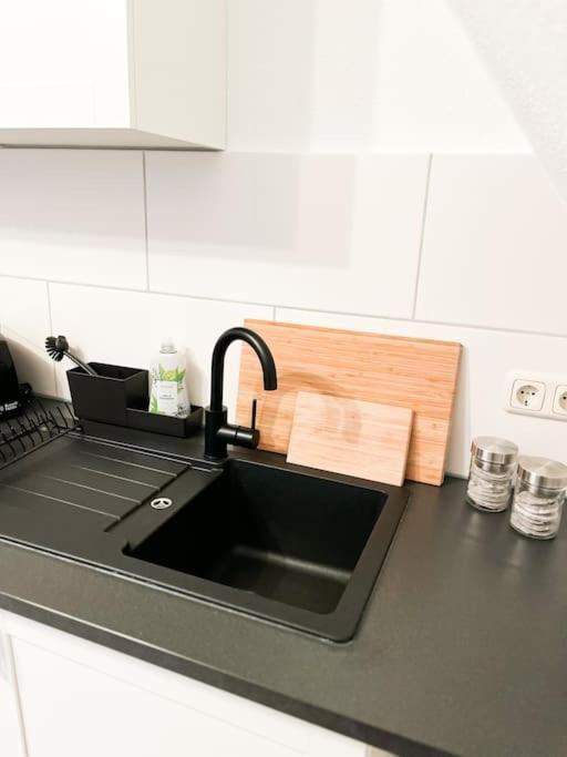 Modernes Apartment Mit Balkon Free Parking Netflix Celle Dış mekan fotoğraf
