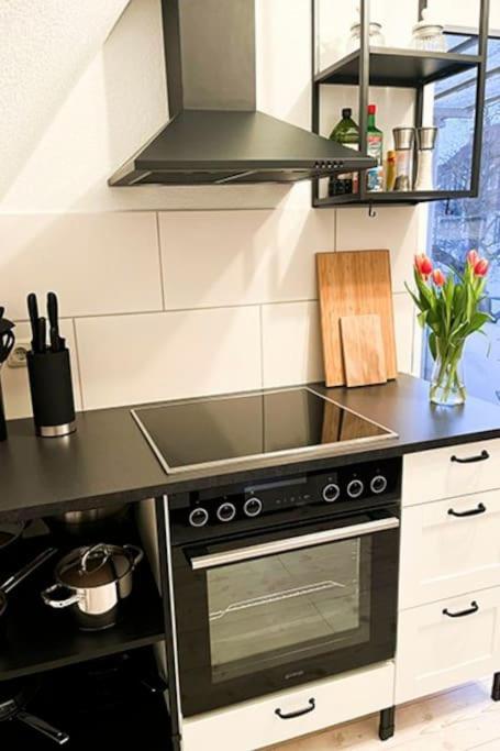Modernes Apartment Mit Balkon Free Parking Netflix Celle Dış mekan fotoğraf
